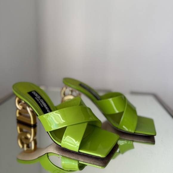 EUC Dolce & Gabbana Polished calfskin mules with 3.5 heel - Picture 13 of 14